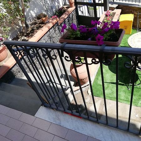 B & B Amici Dell'Etna Nicolosi Exteriör bild