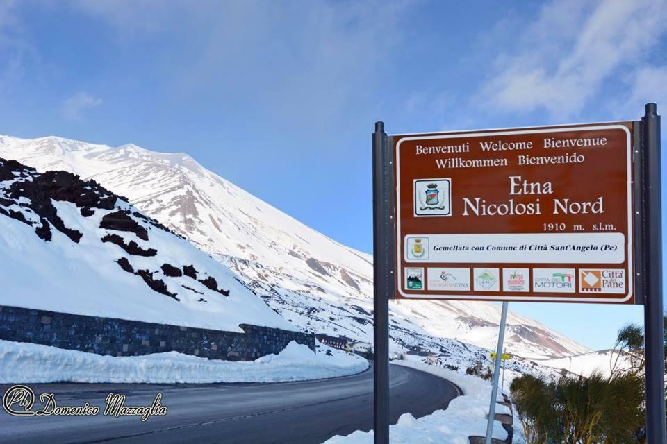 B & B Amici Dell'Etna Nicolosi Exteriör bild