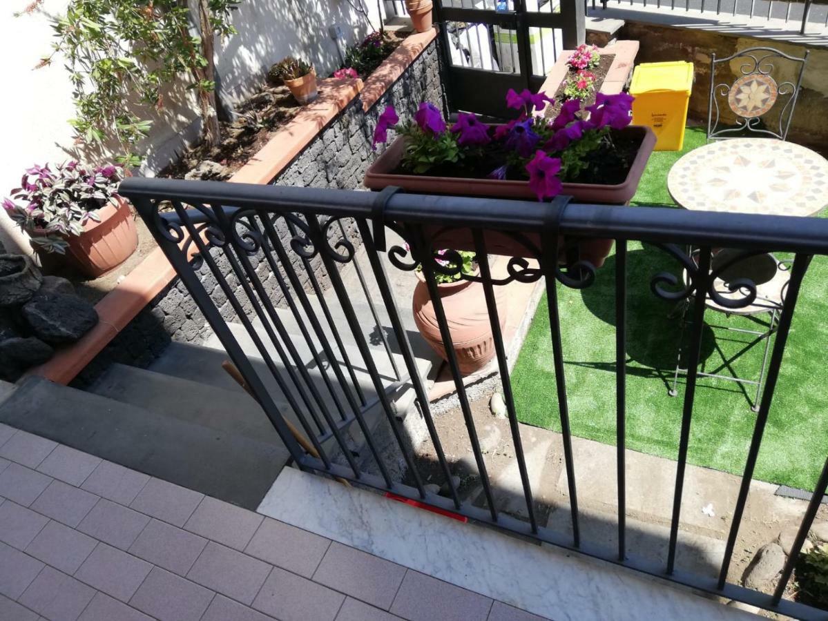 B & B Amici Dell'Etna Nicolosi Exteriör bild